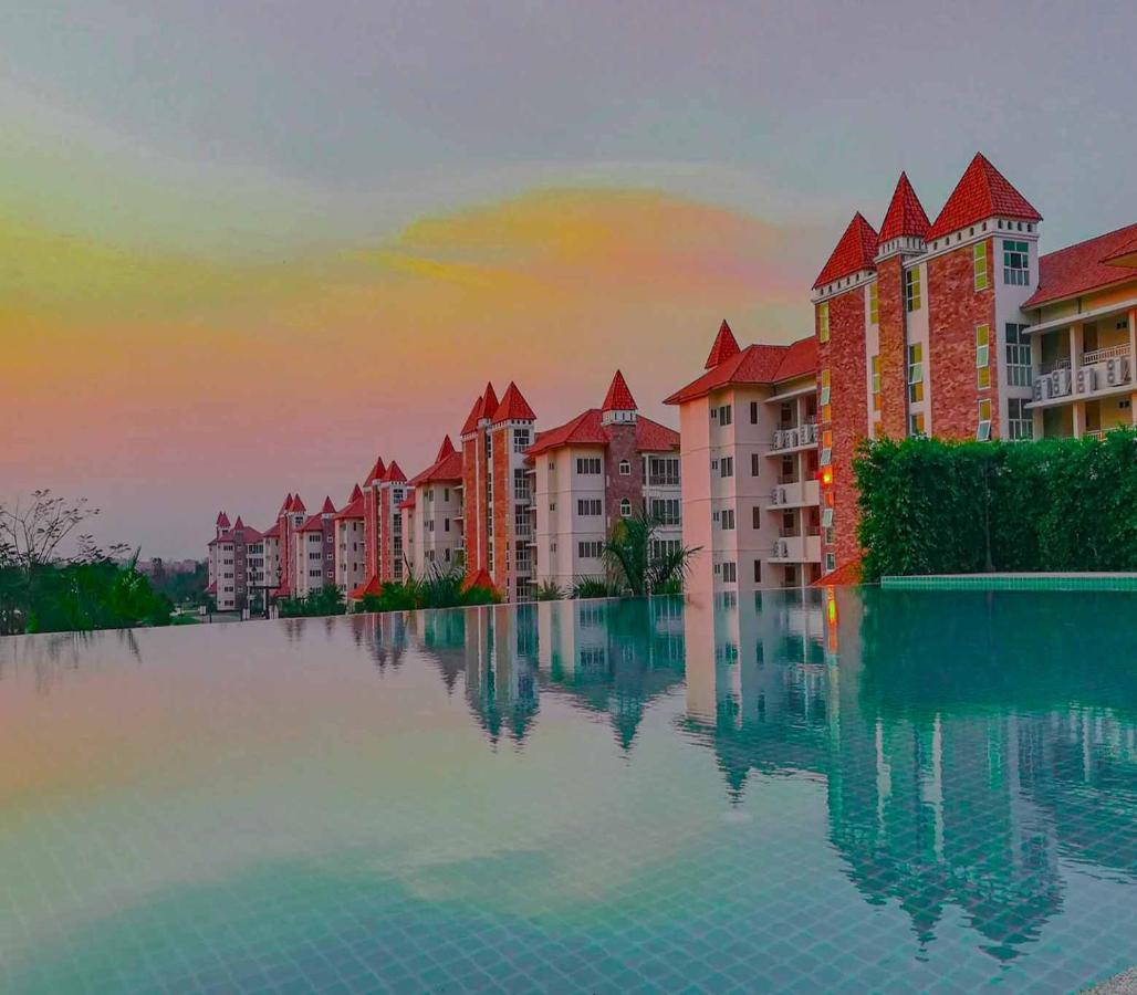 Happy City Golf & Resort Chiang Rai Ngoại thất bức ảnh