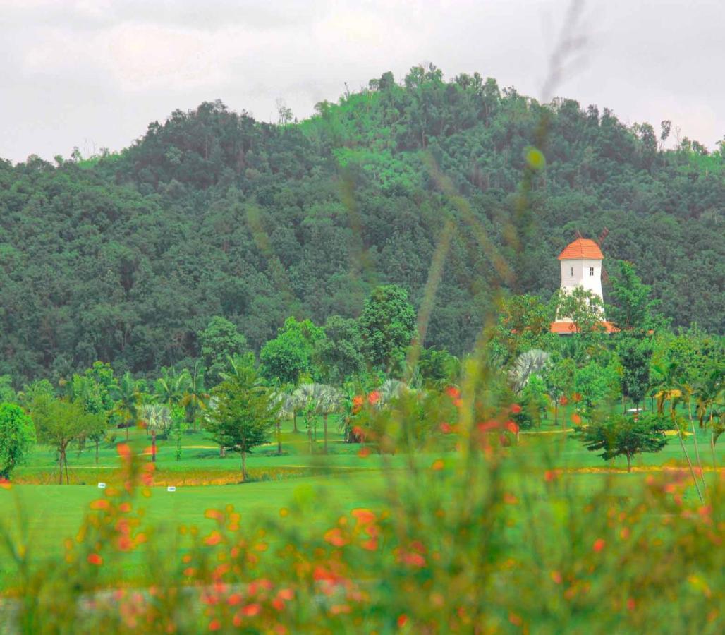 Happy City Golf & Resort Chiang Rai Ngoại thất bức ảnh
